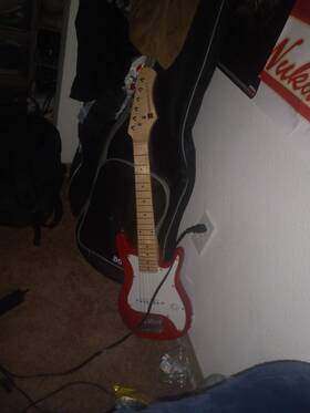 789664321 Best Choice Prodicts Mini Electric Guitar. Everything Works. Pickup Only Wenatchee Wa