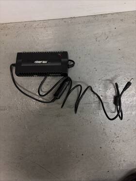 Merax 201-190-001 - Dc 12v Multi-v Car Cig. Lighter Socket Phone Laptop Power Supply
