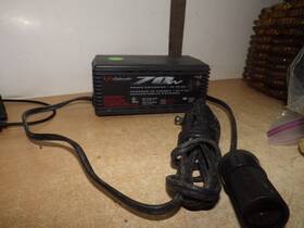 70wm Schumacher Power Converter Auto Socket Auxillary 70 Watt 120v Ac To 12v Dc
