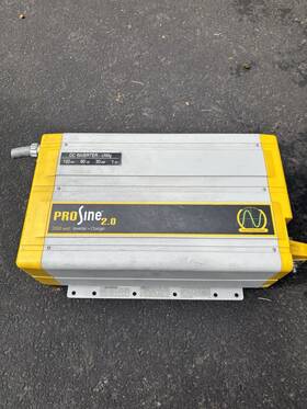 B11351624 Xantrex Prosine 2.0 Sine Wave Inverter Charger 12vdc/200a To 120vac/2000w/17a
